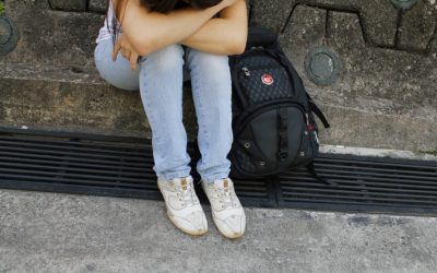 “A própria escola exerce violência institucional em seu cotidiano”