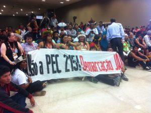Participantes demandam demarcação de terras. Foto: Raquel Lasalvia